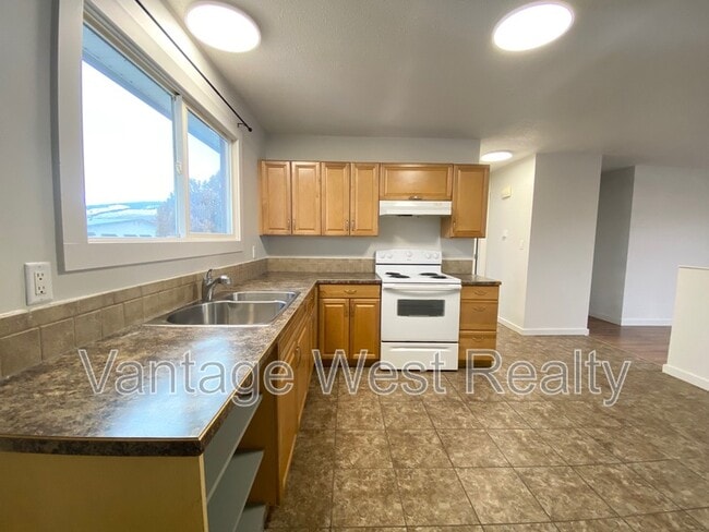Photo - 630-D Belgo Rd