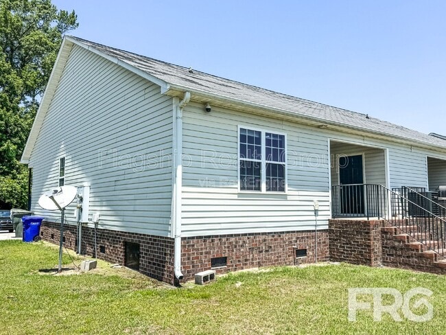 Photo - 5180 Deveron St Unit B