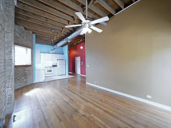Building Photo - 2849 W Belmont Ave Unit 2F