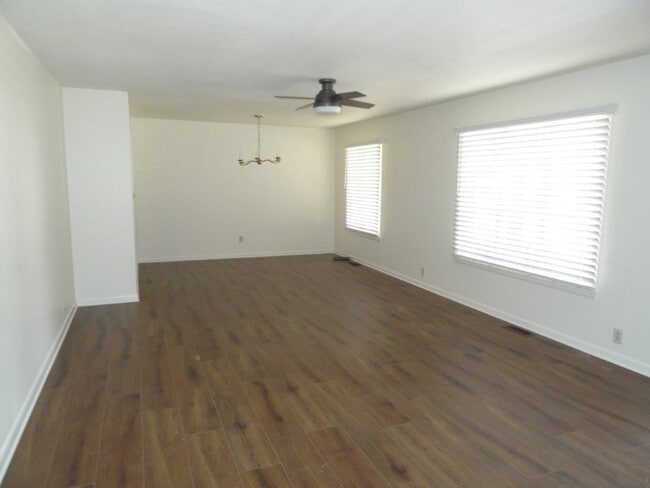 Photo - 1122 W Cypress St