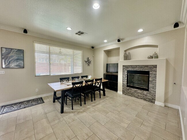 Photo - Elegant 4 Bed, 3 Bath Fully Furnished Hous...