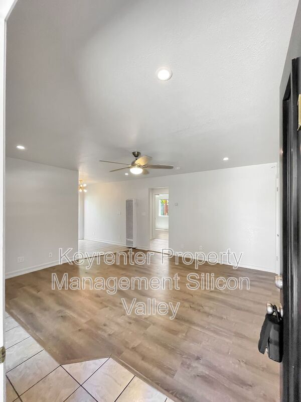 Photo - 923 Ravenscourt Ave Unit 1