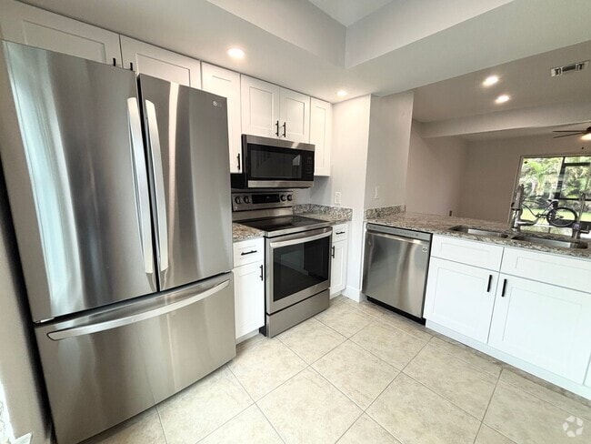 Building Photo - Stunningly Remodeled 2-Bed, 1.5-bath, with... Rental