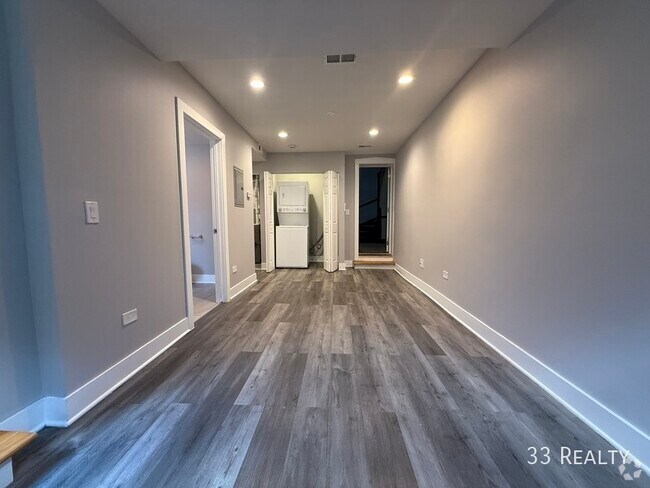 Building Photo - 952 Pleasant St Unit G Rental