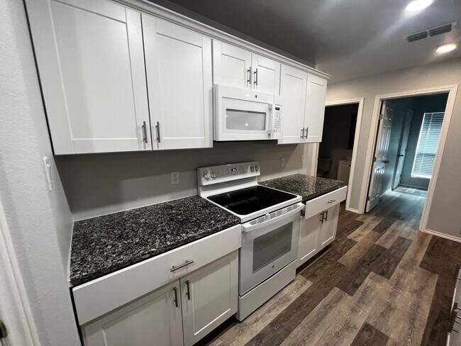 Photo - 5504 Jarvis St