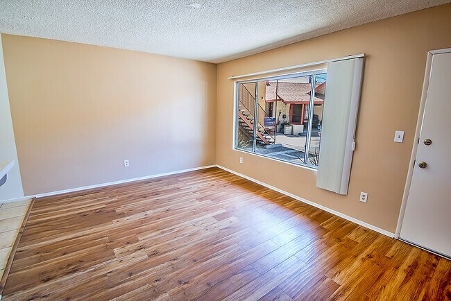 Photo - 1052 Browning Blvd