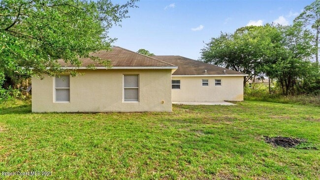 Photo - 494 Paigo St SE