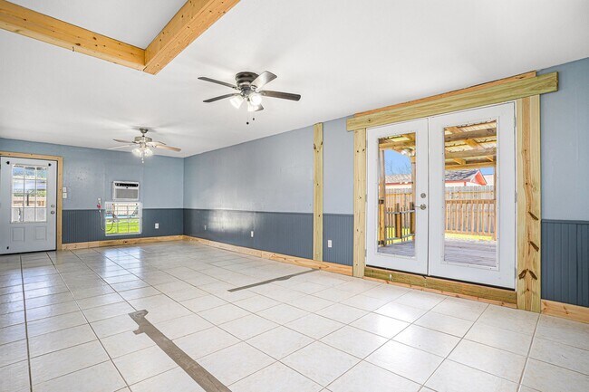Photo - 4514 36th St E
