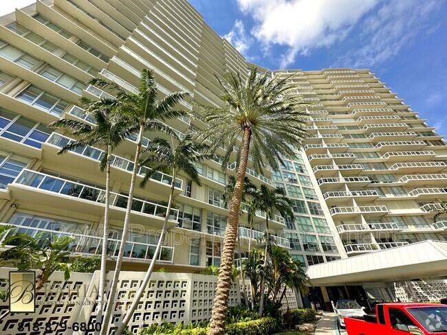 Building Photo - 2451 Brickell Ave Unit Apt 5B