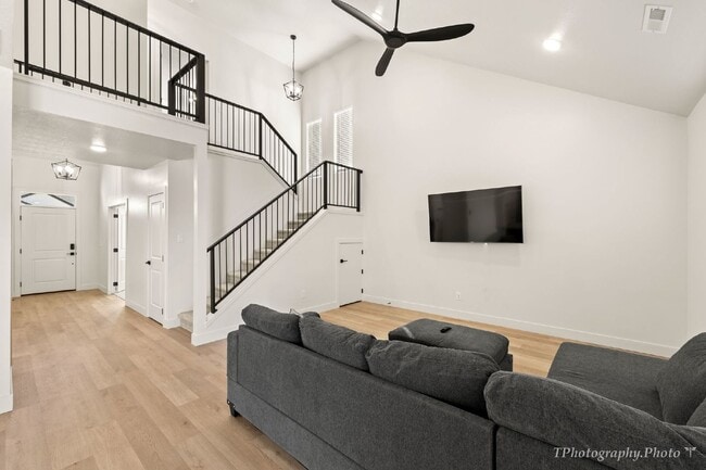 Photo - Female Only - Private Room with Shared Bathroom in a brand new Townhome - partly furnished & Util... Unit C