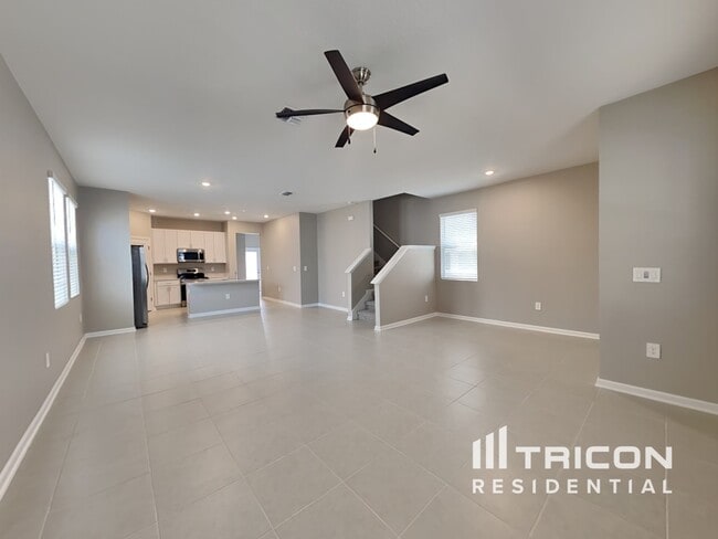 Photo - 743 Honeyrock St