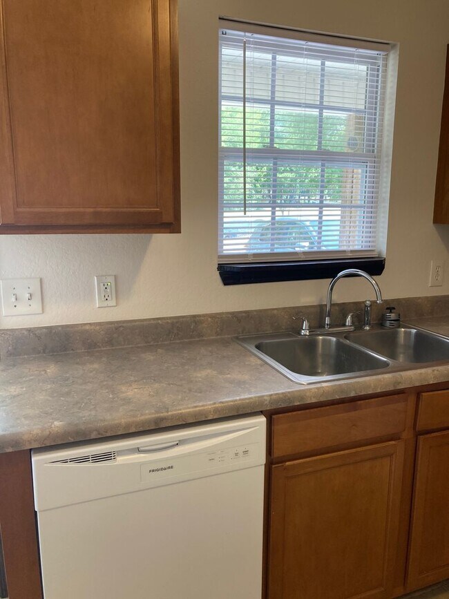 Photo - 1729 Louise Dr SE Unit A