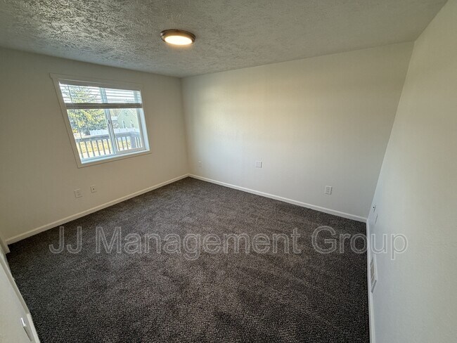 Photo - 1235 2nd St Unit Webster Apartments