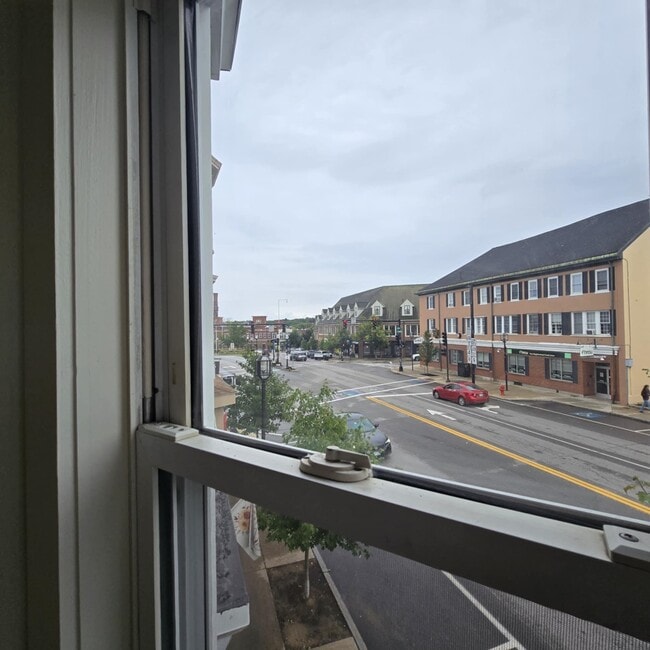 Building Photo - 515 Central Ave Unit 5