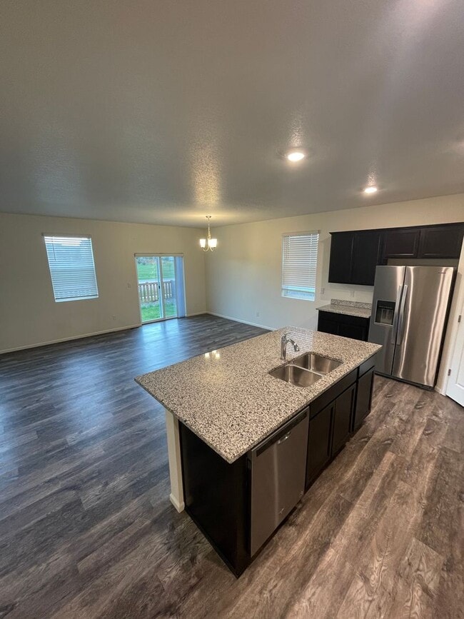 Photo - 3 Bed 2 Bath House in Windsor!