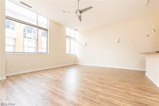 1951 W 26th St Unit 316