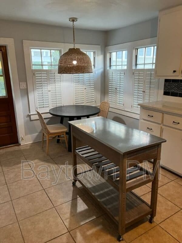 Photo - 203 W Haya St