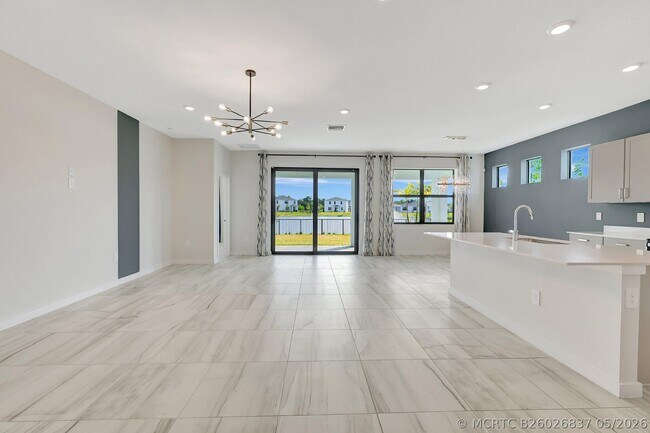 Photo - 6007 SE Sky Blue Cir