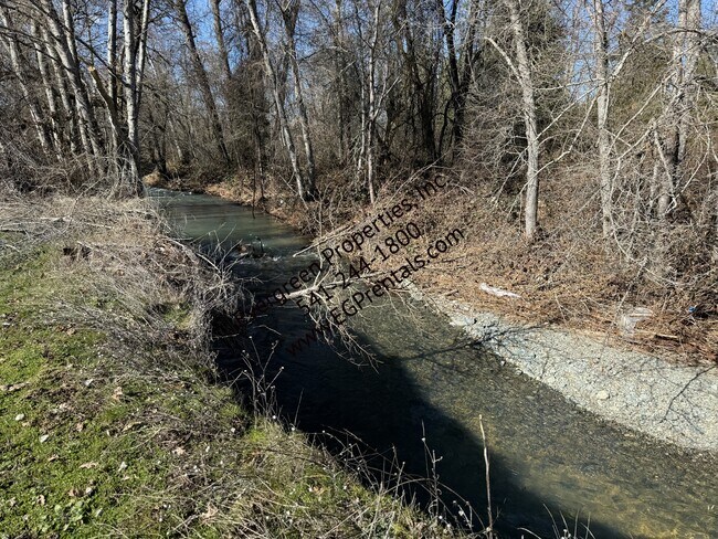 Photo - 2776 Merlin Rd