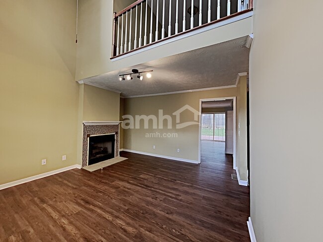 Photo - 101 Crestside Ct