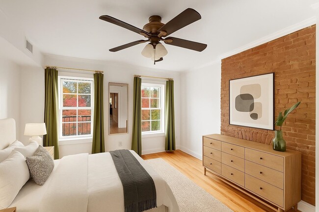 Building Photo - 204 6th St Unit 4L