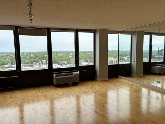 Photo - 5320 N Sheridan Rd Unit 1610