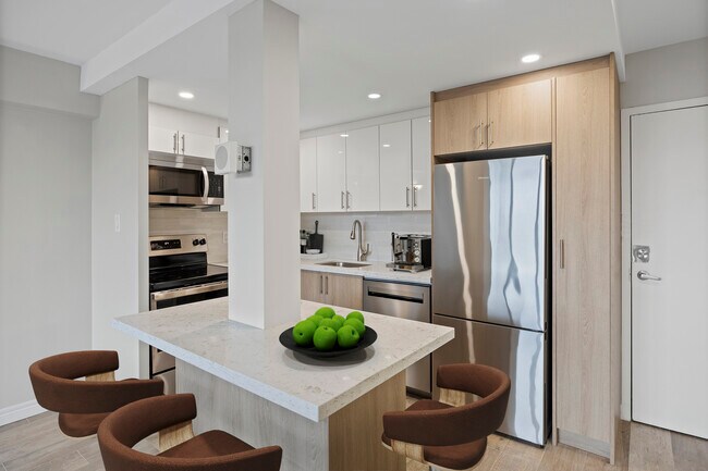 Photo - Lakeview Towers