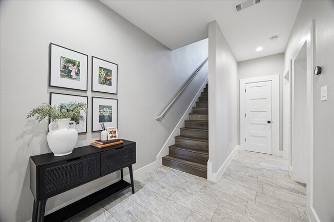 Photo - 2108 Oatfield Dr