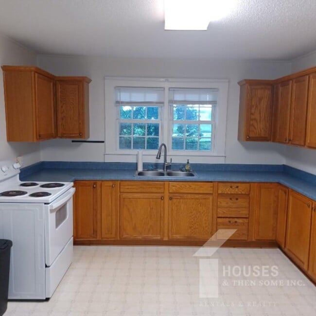 Photo - 107 Story St