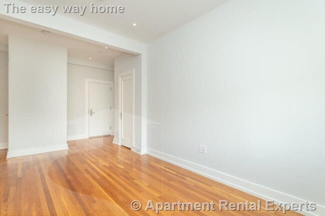 Building Photo - 16 Forest St