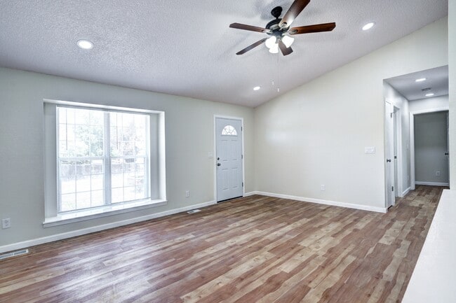 Photo - 5588 S Netherland St