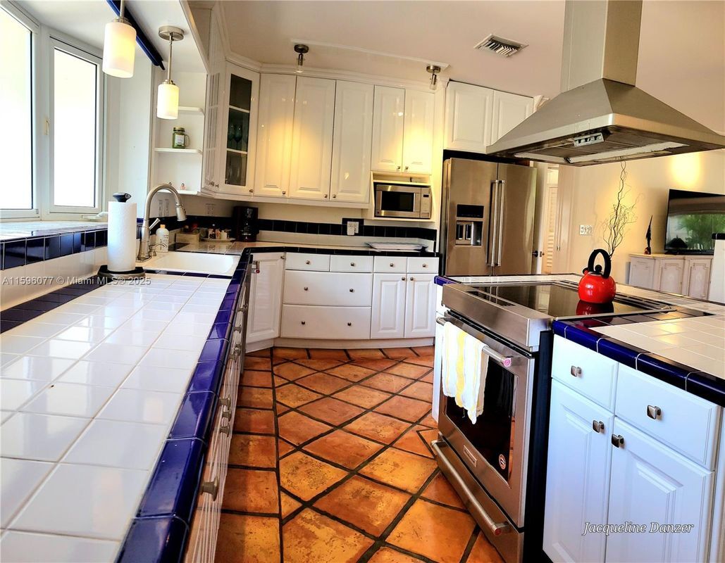 Photo - 2781 NE 23rd Ct