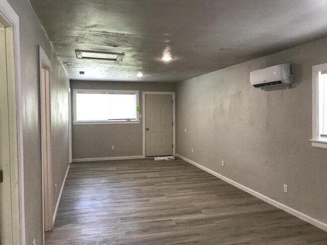 Photo - 8510 Safeguard St