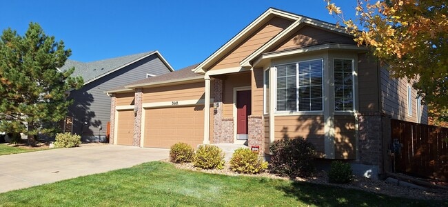 Building Photo - 3645 Desert Ridge Cir