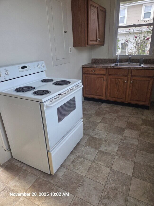 Oven - 15 N Richmond St