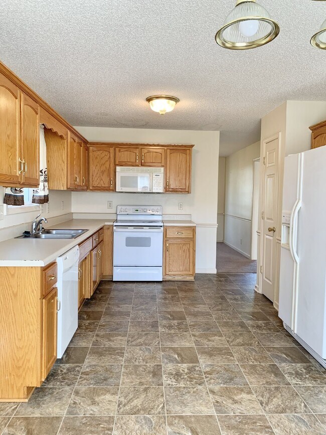 Photo - Charming 3 Bed, 2.5 Bath Home in Clarksvil...