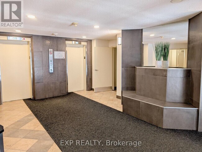 Photo - 1300 Richmond Rd Unité 410