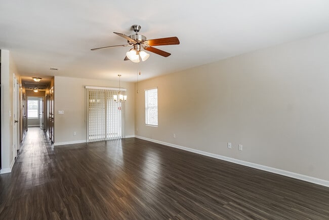 Photo - 16405 Waterbury Ln