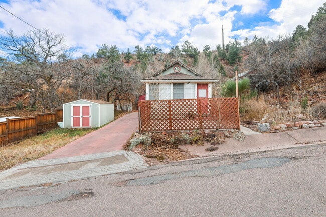 Photo - 811 Shoshone Pl