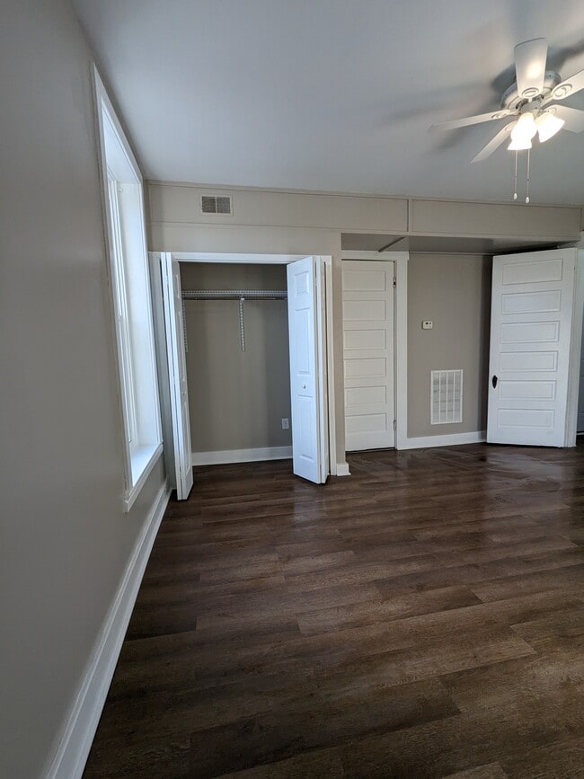 Bedroom - 4619 Southern Pky Unidad 3