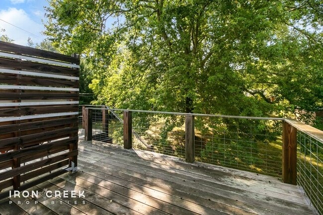 Photo - 784 Caribou Rd