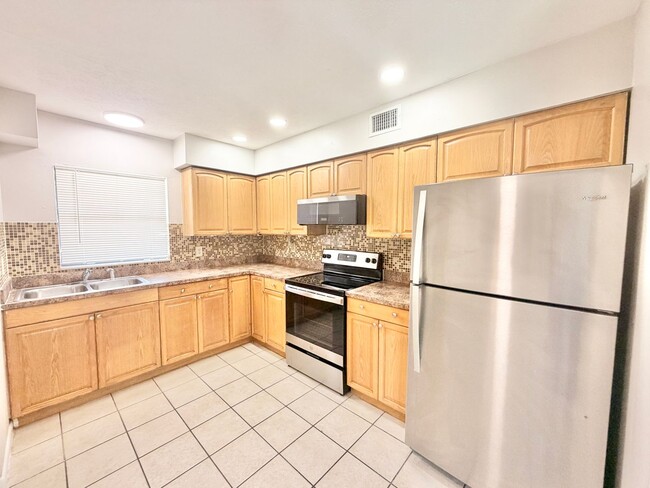 3047 Tropicana Blvd Unit 1