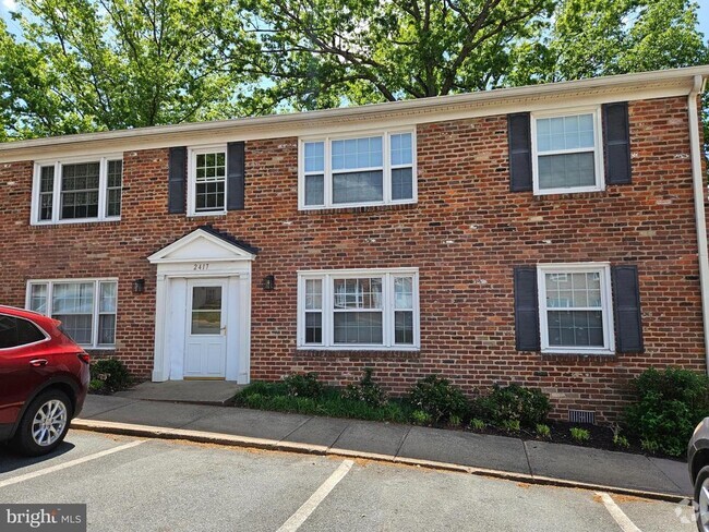 Building Photo - 2417 Barracks Pl Unit 1 Rental