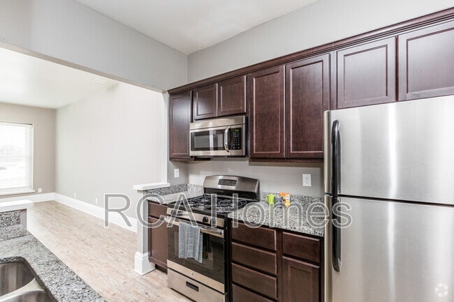 Building Photo - 913 Massachusetts Ave Unit B Rental
