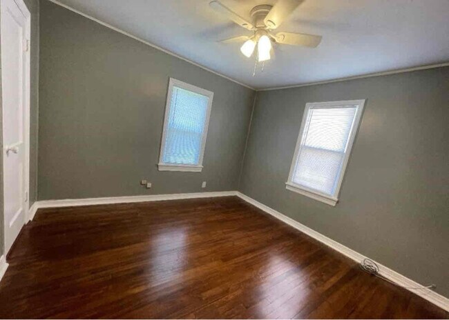 Photo - 2320 Elmira St