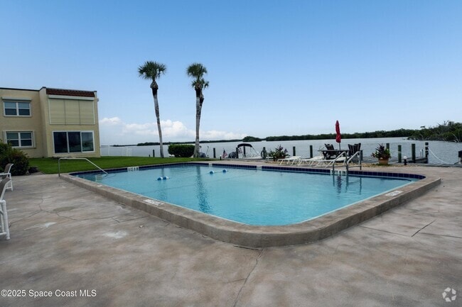 Building Photo - 1605 Minutemen Causeway Rental