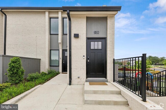Building Photo - 19520 Village Walk Dr Unit 3-201 Rental