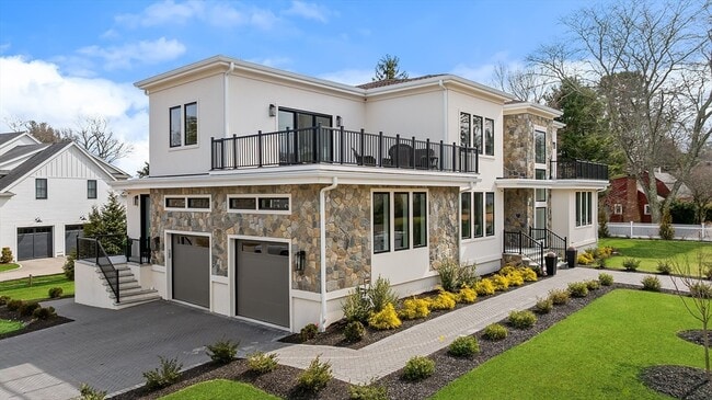 Building Photo - 5 Colonial Rd