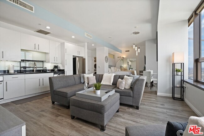 Photo - 1100 Wilshire Blvd Unit 2201