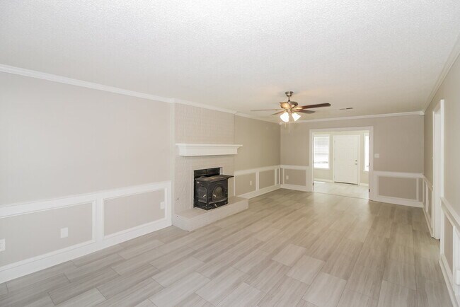 Photo - 8685 Rhonda Cir S